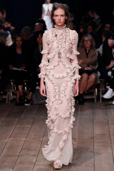 Look 5
